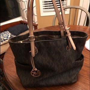 Micheal Kors Jet Set Tote Brown
